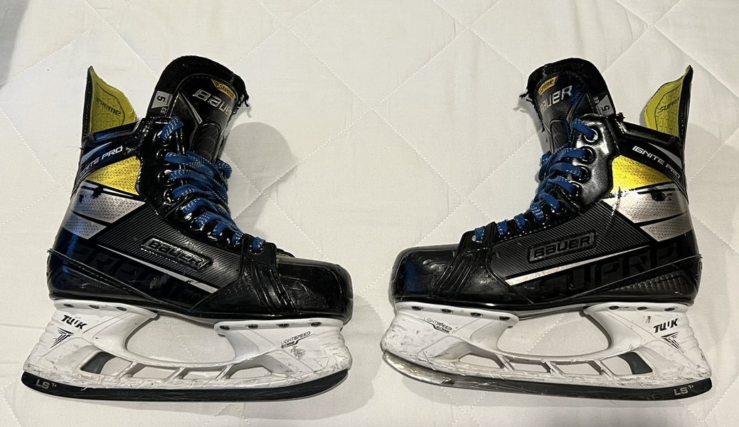 Bauer Ignite Pro Hockey Skates Extra Wide Width Size 5 (Used)