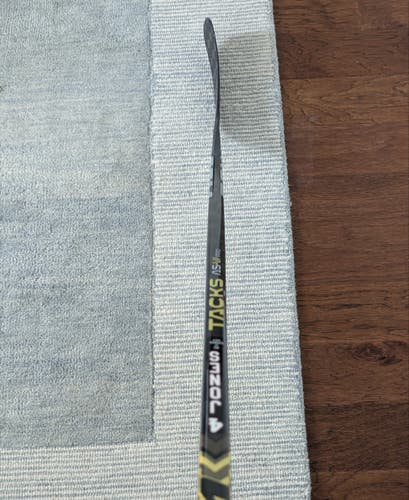 Senior CCM AS-VI PRO Pro Stock Stick
