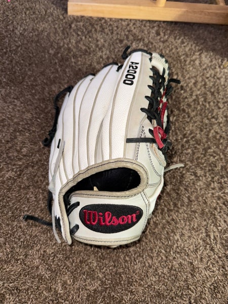Wilson A2000 RH Softball Glove 12.5" (Used)