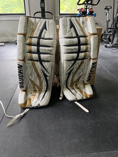 VAUGHN 7600 VELOCITY 4 GOALIE LEG PADS - SENIOR