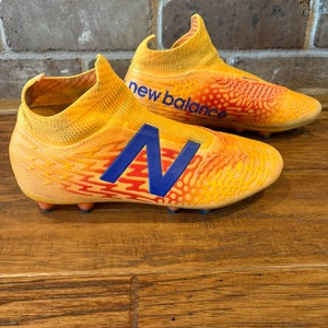 Orange Men's Size M 7.0 (W 8.0) Adult New Balance Molded Cleats Cleats (Used)