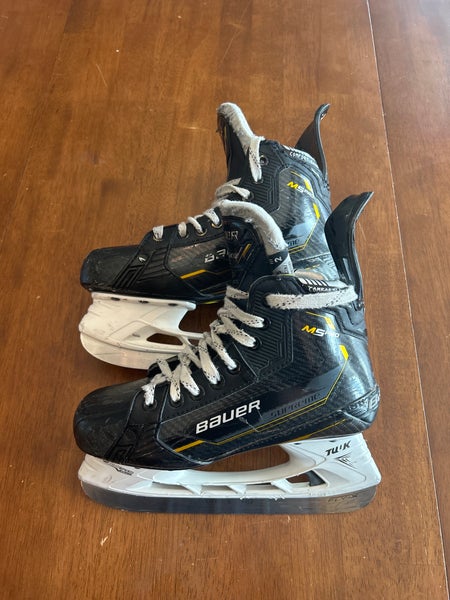 Bauer Supreme M5 Pro Hockey Skates Size 4.5 (Used)