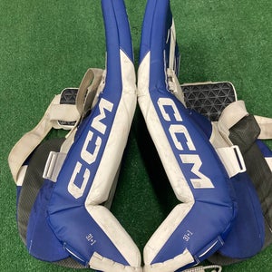 31" Intermediate CCM Eflex 6.9 Goalie Leg Pads (Used)