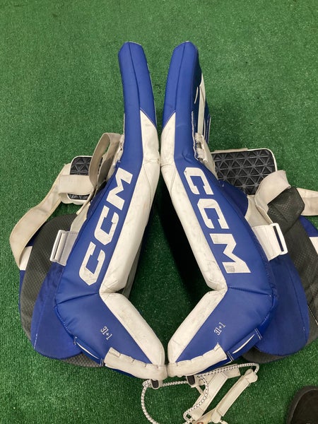 31" Intermediate CCM Eflex 6.9 Goalie Leg Pads (Used)