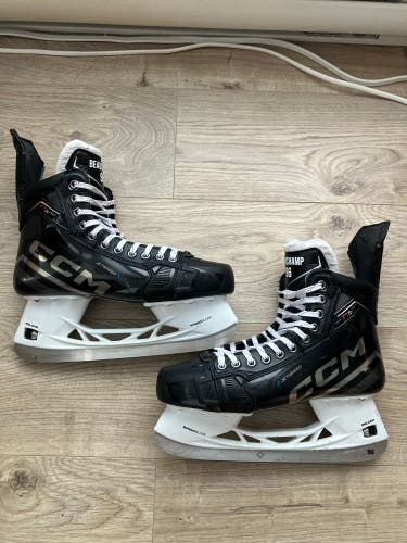 2025 CCM JetSpeed FT6 Pro Hockey Skates Regular Width Pro Stock 9.5 (Used)