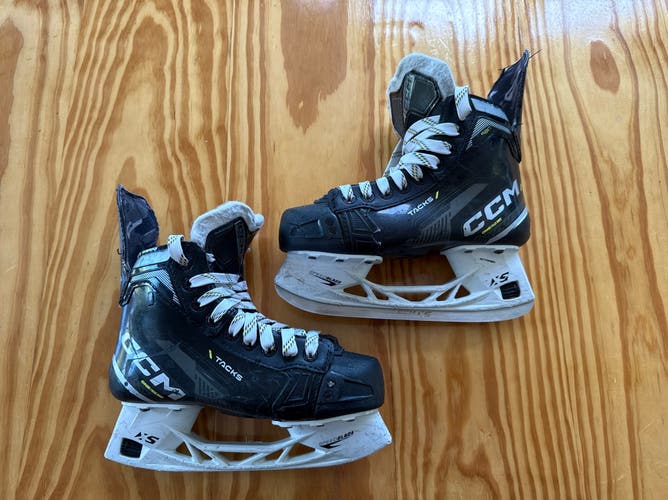 2023 CCM Tacks AS580 Hockey Skates Regular Width Size 3 (Used)
