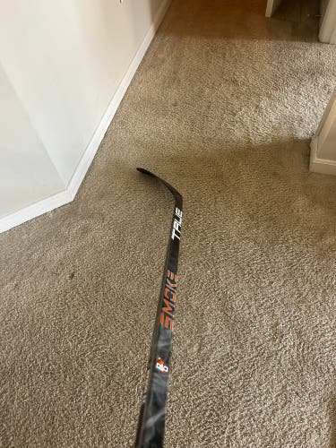 Senior True Project X Smoke Right Handed Hockey Stick P28M Pro Stock (Used)