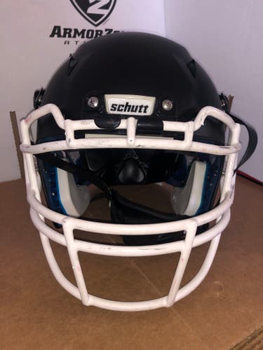 USED SCHUTT VENGEANCE PRO - SMALL - FLAT BLACK