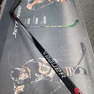 P92 | 77 Flex NEW! Senior Bauer Vapor Flylite League Right Handed Hockey Stick Pro Stock