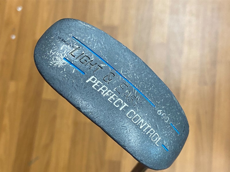 Light & Easy Regular Control 600 Chipper RH Regular Flex Graphite Shaft New Golf Pride Mid Size Wrap