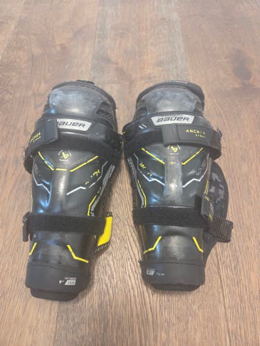 Youth Bauer Supreme Mach 9" Shin Pads (Used)