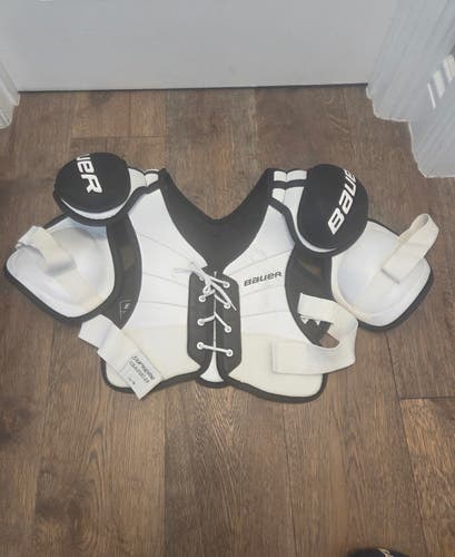 Men's Large Senior Bauer Supreme Classic Shoulder Pads (Used)