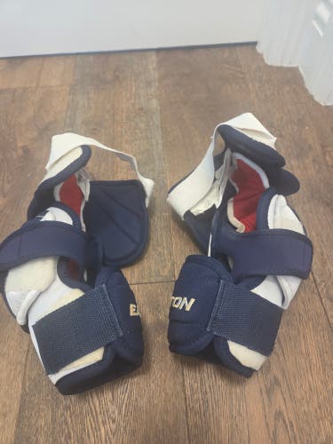 Senior Medium Easton PRO 10 Elbow Pads (Used)