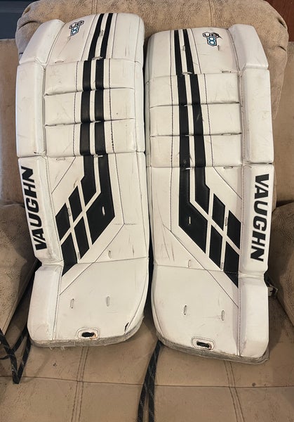 26" Vaughn Velocity VE8 Goalie Leg Pads (Used)