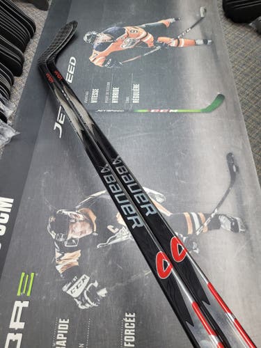 2 PACK | P92 | 77 Flex NEW! Senior Bauer Vapor Flylite League Right Handed Hockey Stick Pro Stock