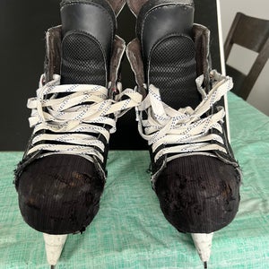 Bauer Vapor X90 Hockey Skates Narrow Width Pro Stock 9.5 (Used)