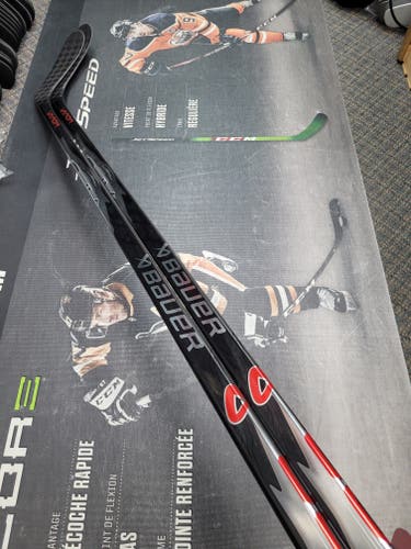 2 PACK | P28 | 70 Flex NEW! Senior Bauer Vapor Flylite League Right Handed Hockey Stick Pro Stock