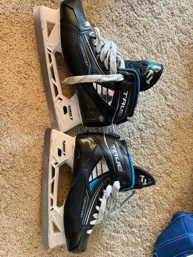 True Catalyst 7X4 Hockey Goalie Skates 9 (Used)