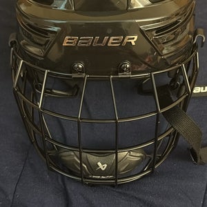 Medium Bauer Re-Akt 155 Helmet (New)