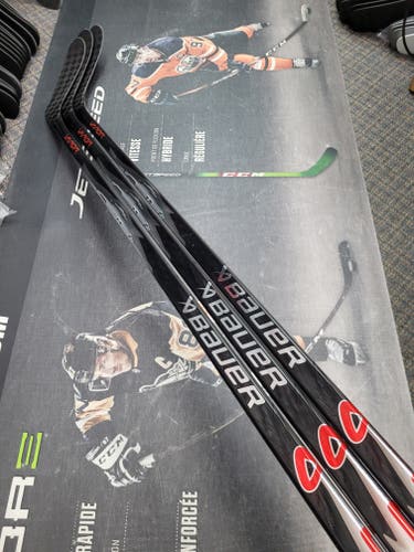 3 PACK | P28 | 77 Flex NEW! Senior Bauer Vapor Flylite League Right Handed Hockey Stick Pro Stock