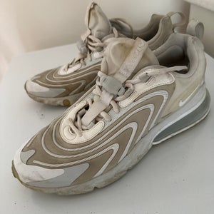 White Men's Size M 10.5 (W 11.5) Adult Nike Shoes (Used)