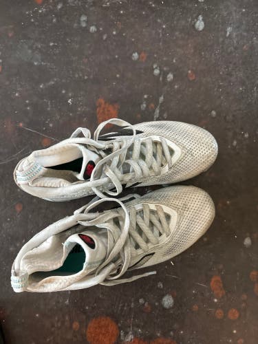 Unisex 6.5Y (Big Kids / Youth) Adult New Balance Freeze 4.0 (Used)