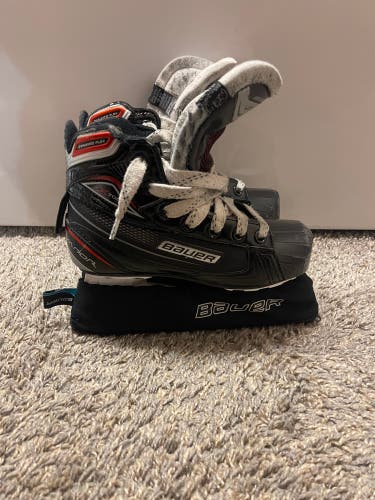 Bauer Hockey Goalie Skates Regular Width 13.5 (Used)