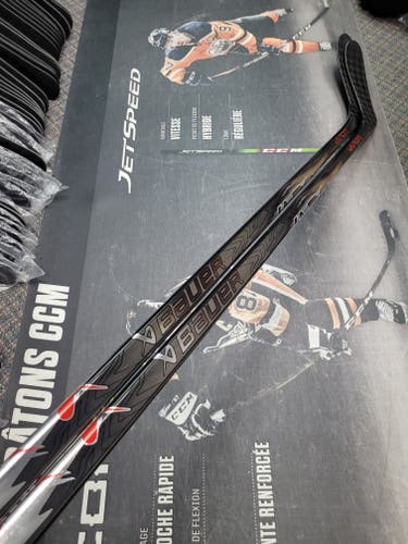 2 PACK | P28 | 70 Flex NEW! Senior Bauer Vapor Flylite League Left Handed Hockey Stick Pro Stock