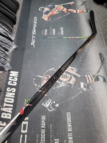 P28 | 70 Flex NEW! Senior Bauer Vapor Flylite League Left Handed Hockey Stick Pro Stock