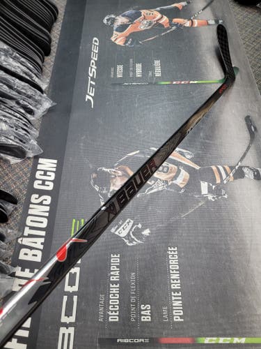 P92 | 77 Flex NEW! Senior Bauer Vapor Flylite League Left Handed Hockey Stick Pro Stock