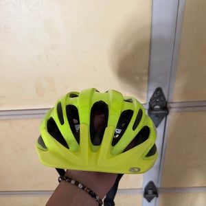 Men's Medium Giro Bike Helmet (Used)