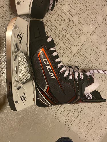 2017 CCM JetSpeed FT370 Hockey Skates Size 6 (New)
