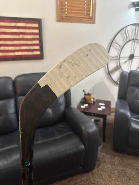 Intermediate Bauer Twitch Left Hand Hockey Stick P92 (Used)
