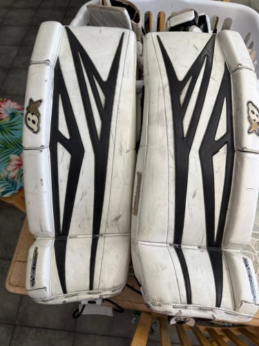 29" Brian's GNETiK 8.0 Goalie Leg Pads (Used)