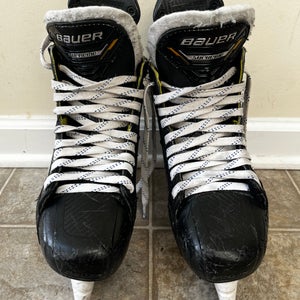 Bauer Supreme M5 Pro Hockey Skates Size 5 (Used)