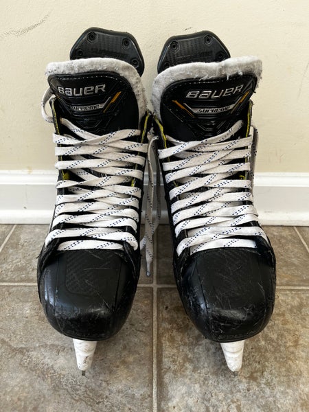 Bauer Supreme M5 Pro Hockey Skates Size 5 (Used)