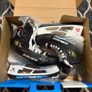2024 Bauer Vapor Hyperlite 2 Hockey Skates Wide Width 7 (New)