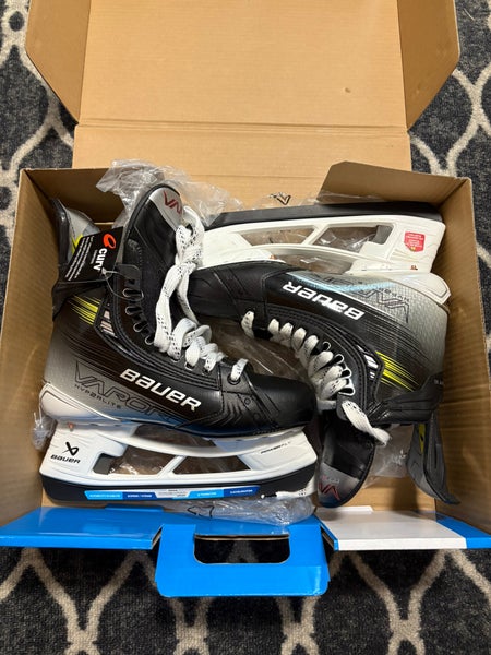 2024 Bauer Vapor Hyperlite 2 Hockey Skates Wide Width 7 (New)