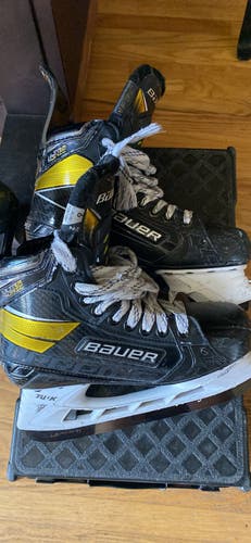 2022 Bauer Supreme UltraSonic Hockey Skates Regular Width Pro Stock 6 (Used)