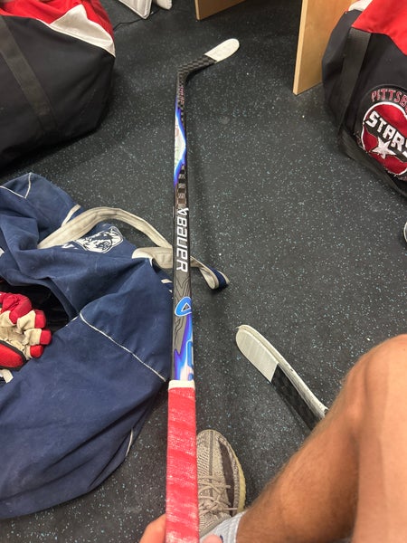 Senior Bauer Vapor FlyLite Right Handed Hockey Stick P28 (New)