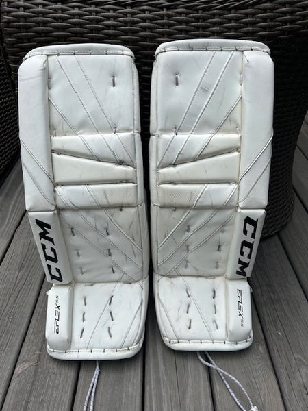 26"+1 CCM Extreme Flex 5.5 Goalie Leg Pads (Used)