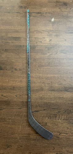 Intermediate Bauer Twitch Right Handed Hockey Stick P90TM (Used)