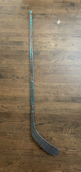 Intermediate Bauer Twitch Right Handed Hockey Stick P90TM (Used)