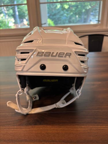 Medium Bauer Re-Akt 150 Helmet (Used)