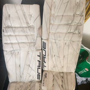 30" 2022 True Catalyst 7X3 Goalie Leg Pads (Used)