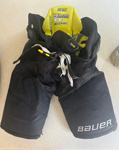 Men's Junior Medium Bauer Supreme 3S Pro Hockey Pants (Used)