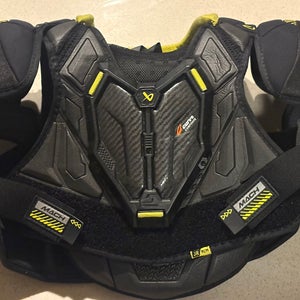 Men's Medium Junior Bauer Supreme Mach Shoulder Pads (Used)