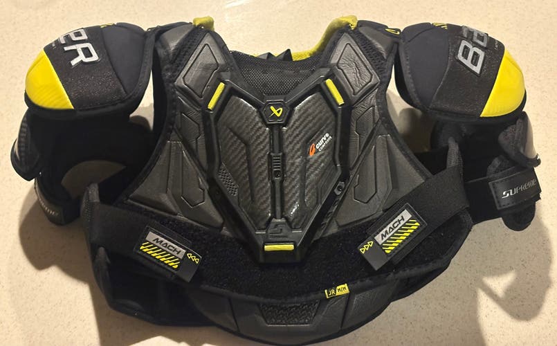 Men's Medium Junior Bauer Supreme Mach Shoulder Pads (Used)