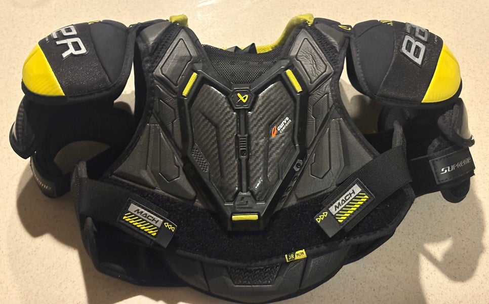Men's Medium Junior Bauer Supreme Mach Shoulder Pads (Used)