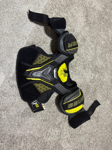Small Youth Bauer Supreme 1S Shoulder Pads (Used)